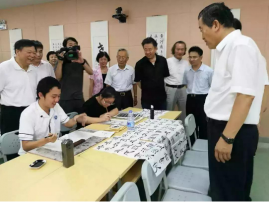 為什么國家越來越重視書法教育？