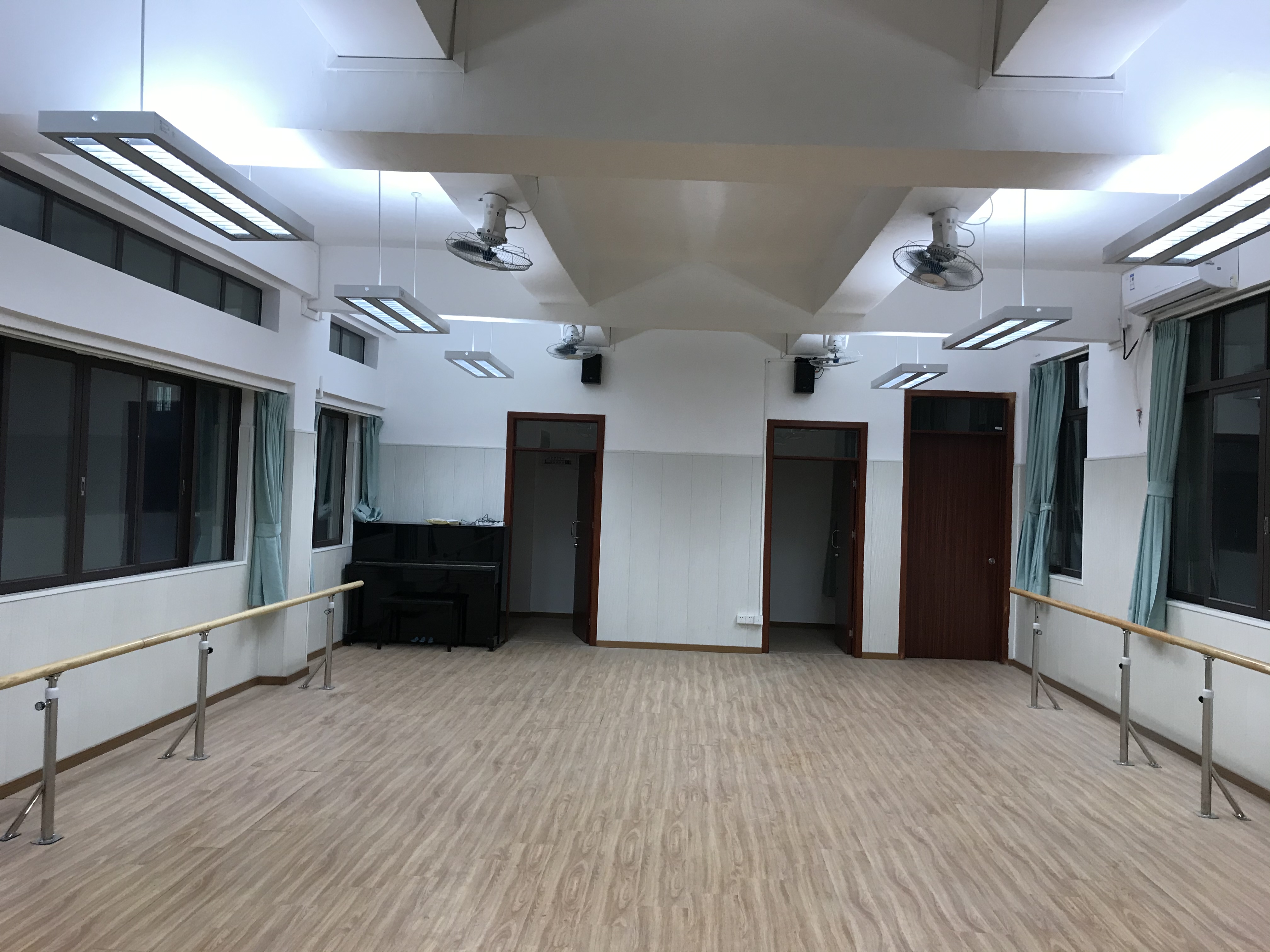 <a href='http://www.jim4jesus.com/chanpin/59-1.html' target='1' style='font-size:18px; font-weight:bold; color:#000000;'>舞蹈室</a>