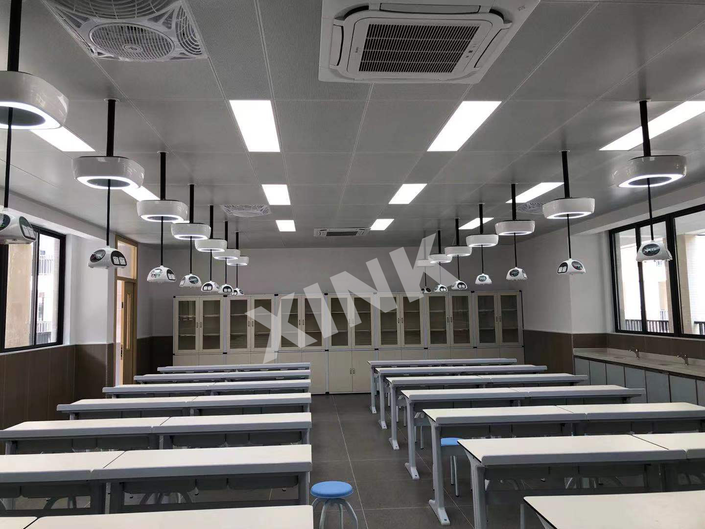 <a href='http://www.jim4jesus.com/' target='1' style='font-size:14px; font-weight:bold; color:#0080ff;'>物理實驗室</a>