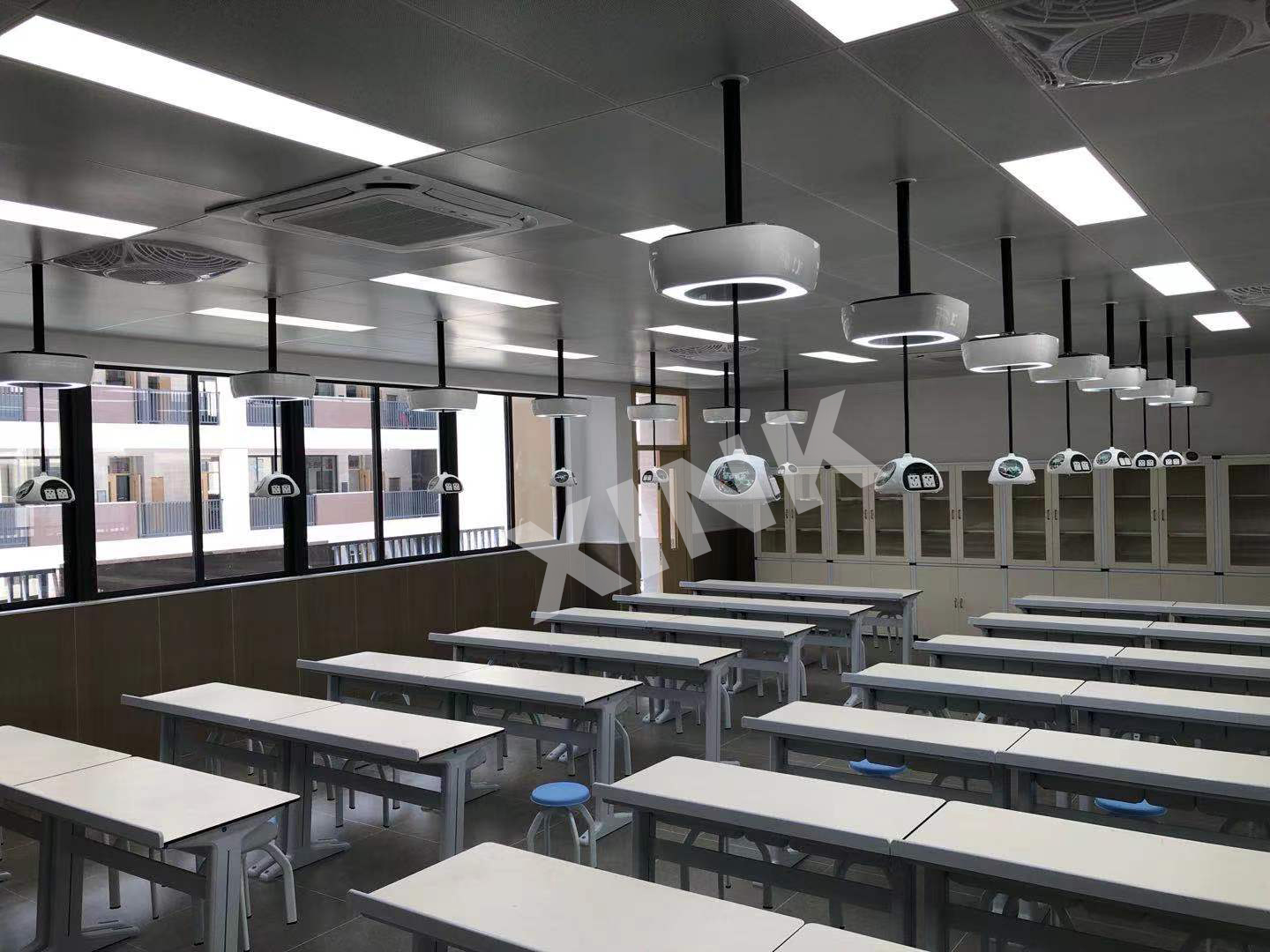 吊裝<a href='http://www.jim4jesus.com/' target='1' style='font-size:14px; font-weight:bold; color:#0080ff;'>物理實驗室</a>