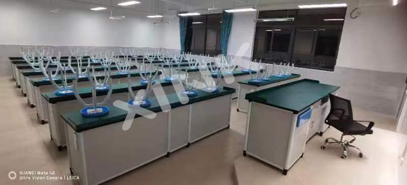 <a href='http://www.jim4jesus.com/' target='1' style='font-size:14px; font-weight:bold; color:#0080ff;'>物理實驗室</a>