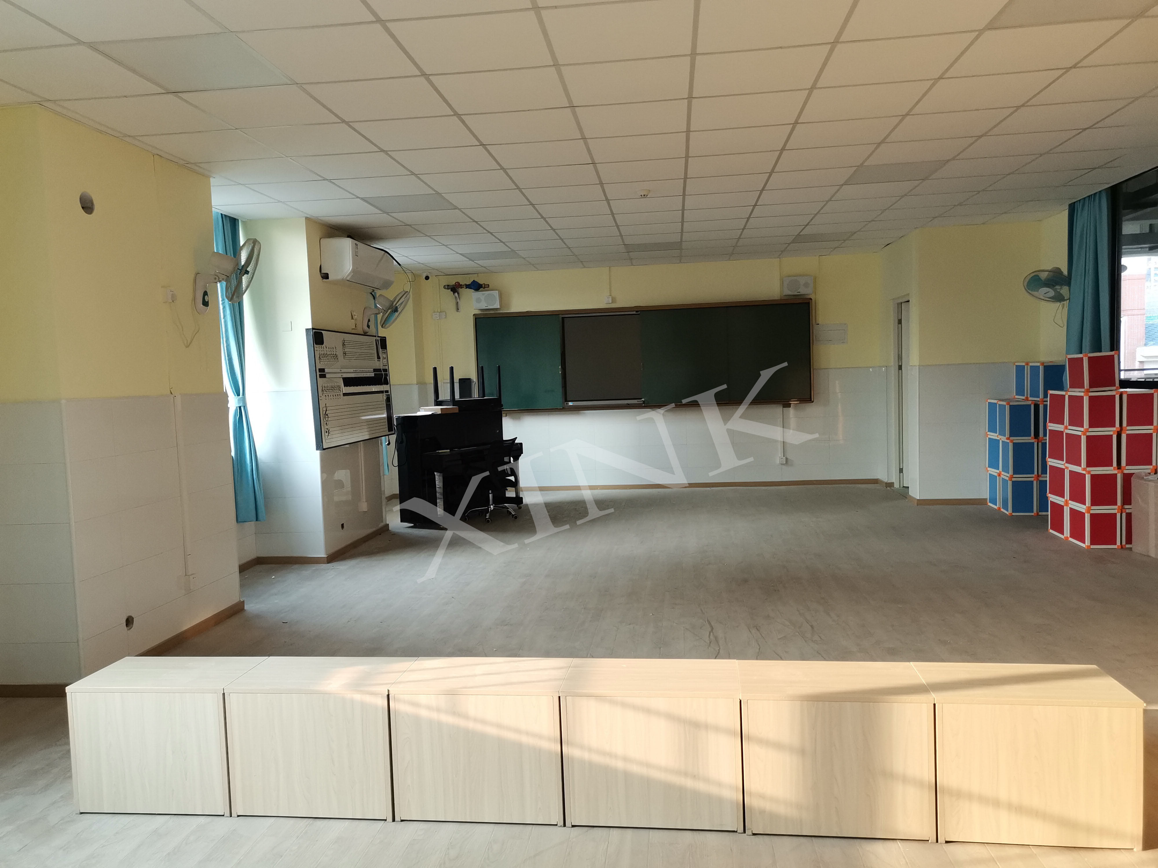 音樂<a href='http://www.jim4jesus.com/chanpin/59-1.html' target='1' style='font-size:18px; font-weight:bold; color:#000000;'>舞蹈室</a>