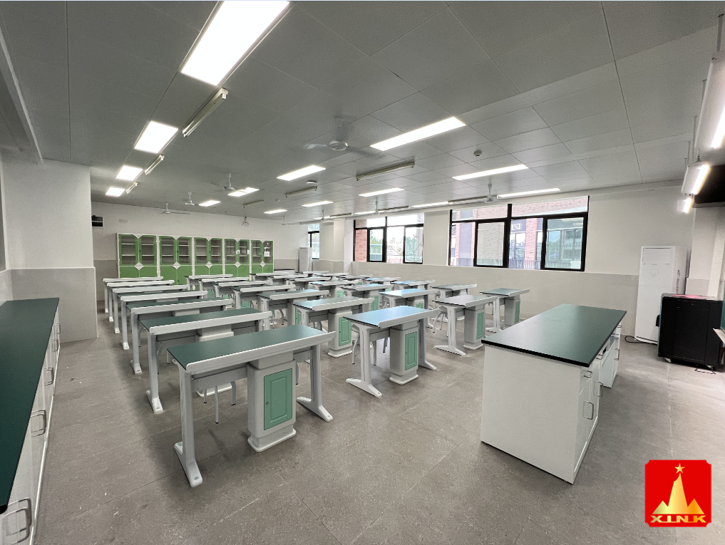 <a href='http://www.jim4jesus.com/' target='1' style='font-size:14px; font-weight:bold; color:#0080ff;'>物理實驗室</a>