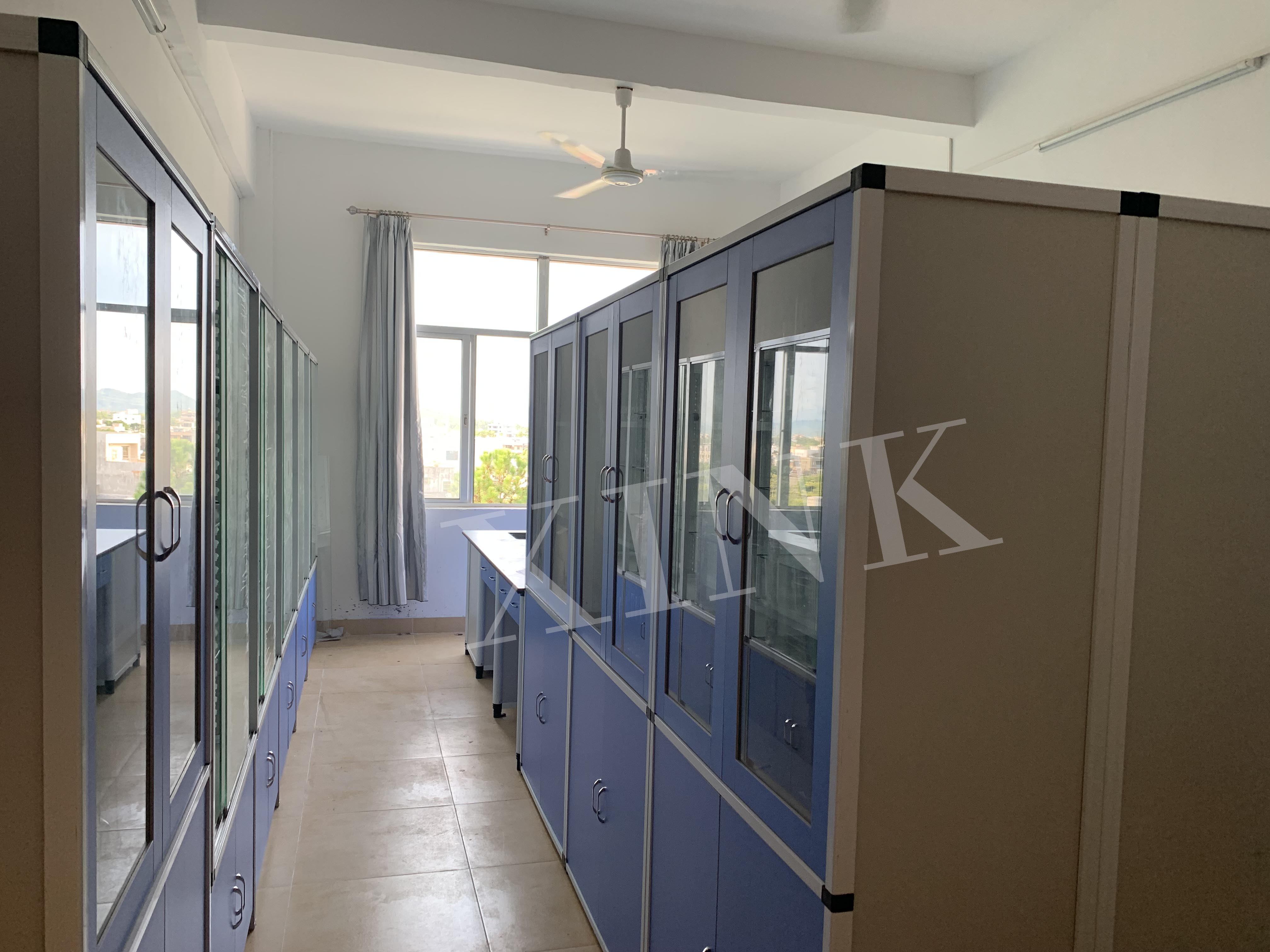 <a href='http://www.jim4jesus.com/products/70-1.html' target='1' style='font-size:18px; font-weight:bold; color:#000000;'>藥品柜</a>