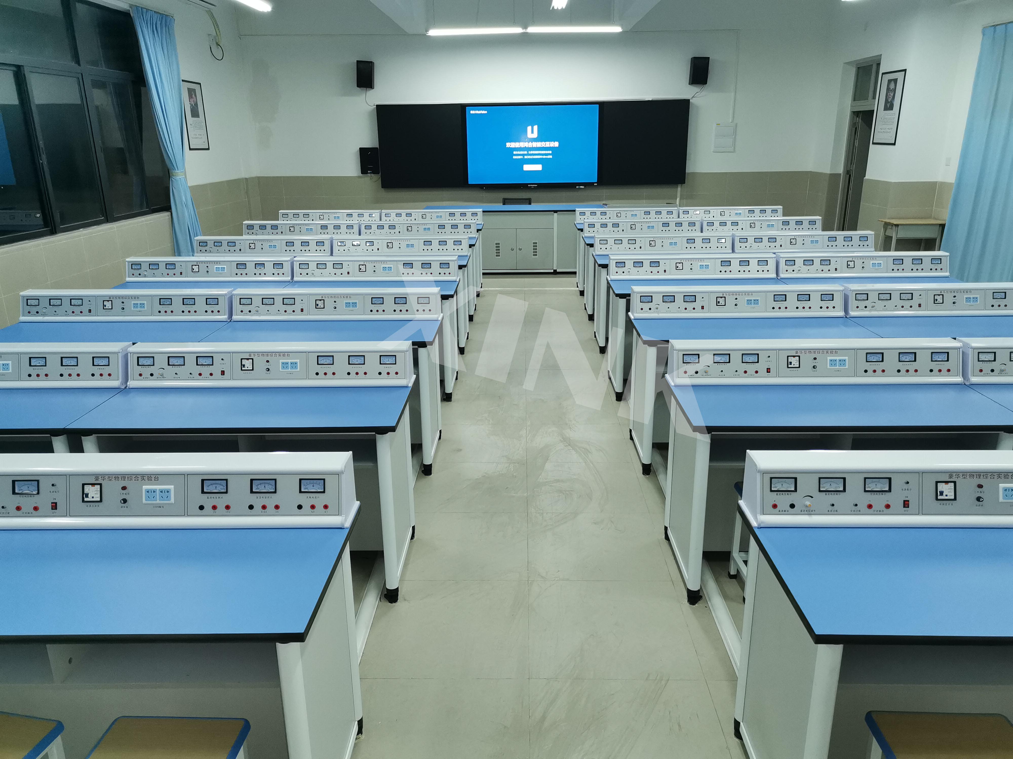 <a href='http://www.jim4jesus.com/' target='1' style='font-size:14px; font-weight:bold; color:#0080ff;'>物理實驗室</a>