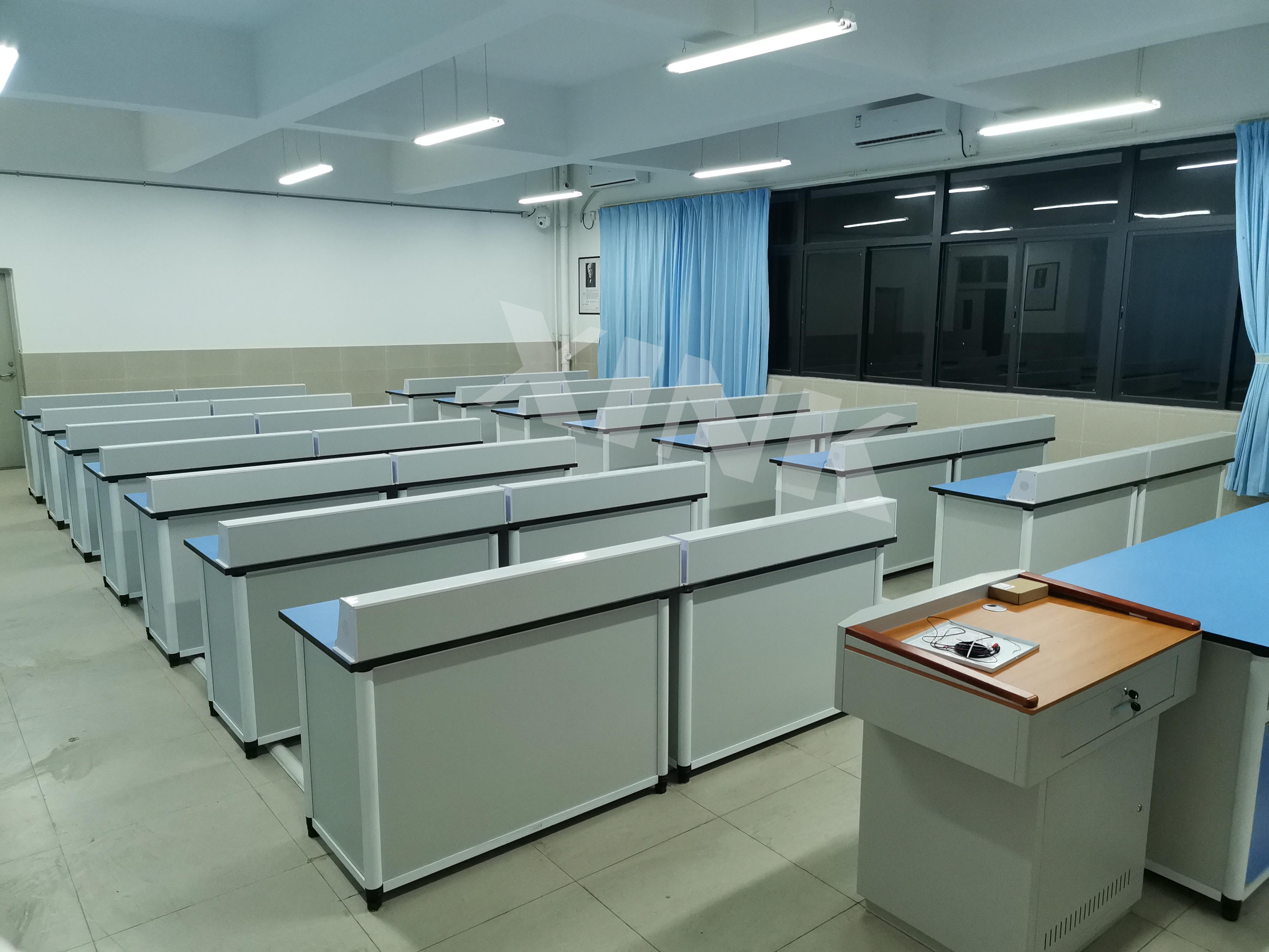 <a href='http://www.jim4jesus.com/' target='1' style='font-size:14px; font-weight:bold; color:#0080ff;'>物理實驗室</a>