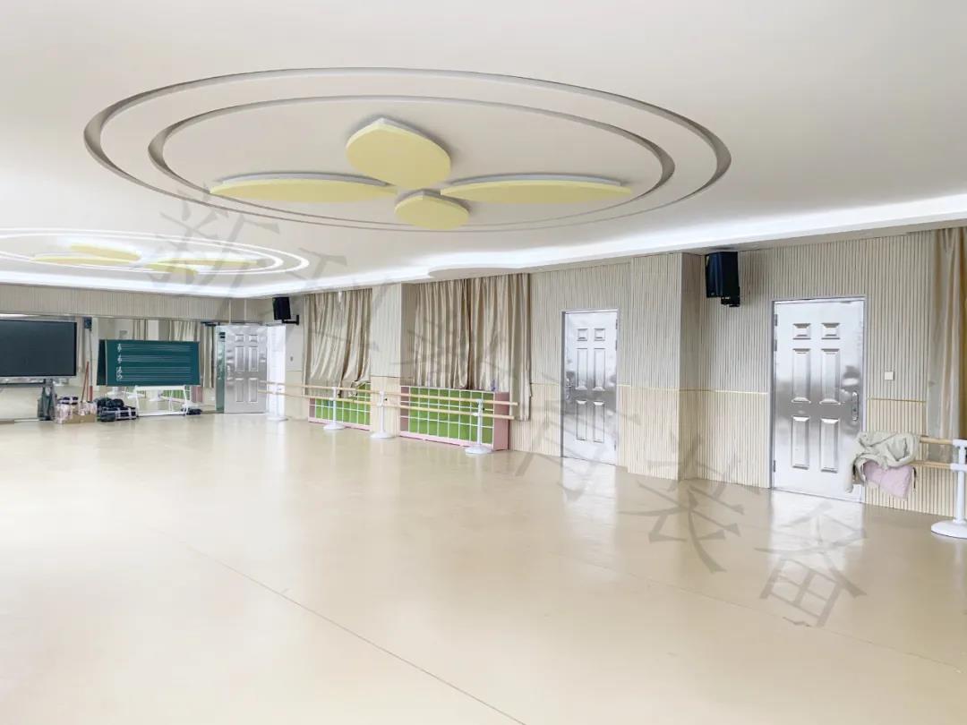 <a href='http://www.jim4jesus.com/chanpin/59-1.html' target='1' style='font-size:18px; font-weight:bold; color:#000000;'>舞蹈室</a>