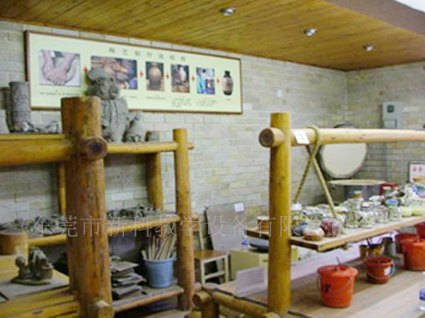 <a href='http://www.jim4jesus.com/chanpin/55-1.html' target='1' style='font-size:18px; font-weight:bold; color:#000000;'>陶藝功能室</a>